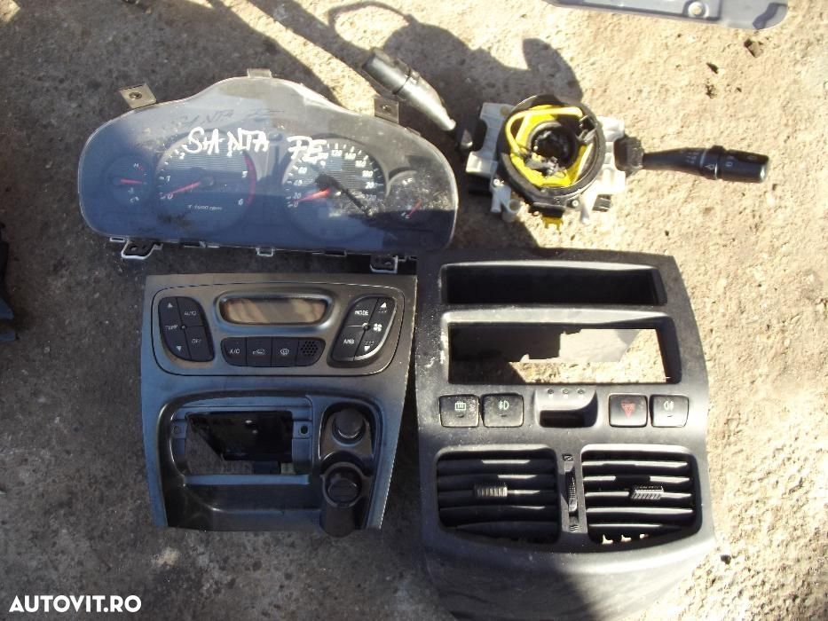 Ceasuri bord Hyundai Santa Fe comenzi clima Dezmembrez santa fe 2.0 - 1