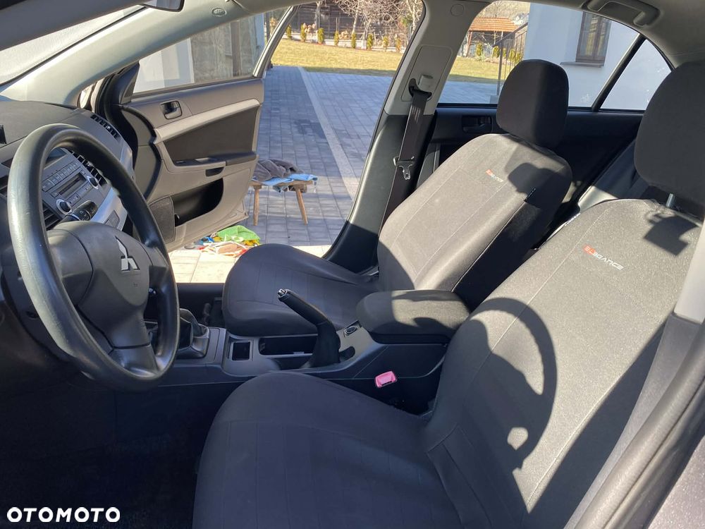 Mitsubishi Lancer 1.8 Inform LPG - 11