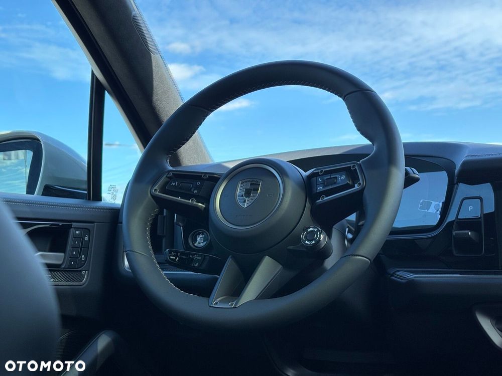 Porsche Cayenne - 16