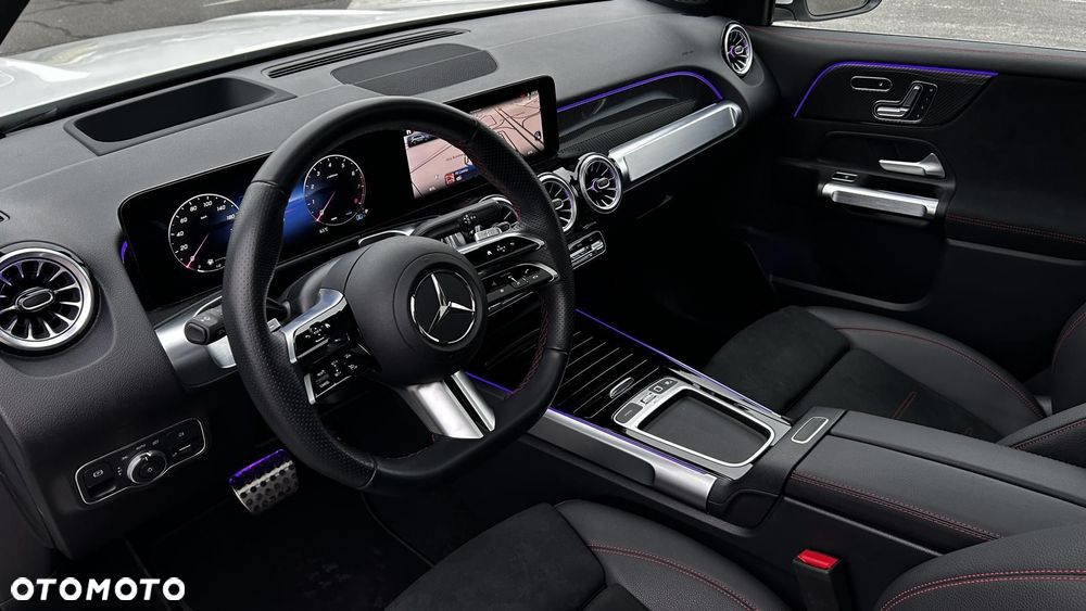 Mercedes-Benz GLB - 11