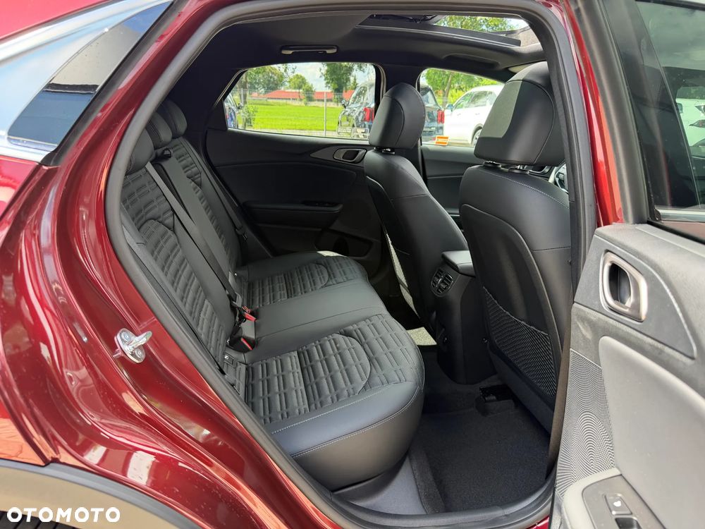 Kia XCeed 1.6 T-GDI Business Line DCT - 12