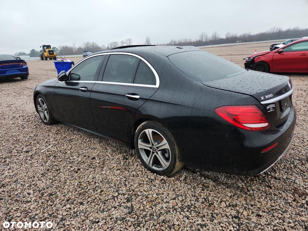 Mercedes-Benz Klasa E - 2