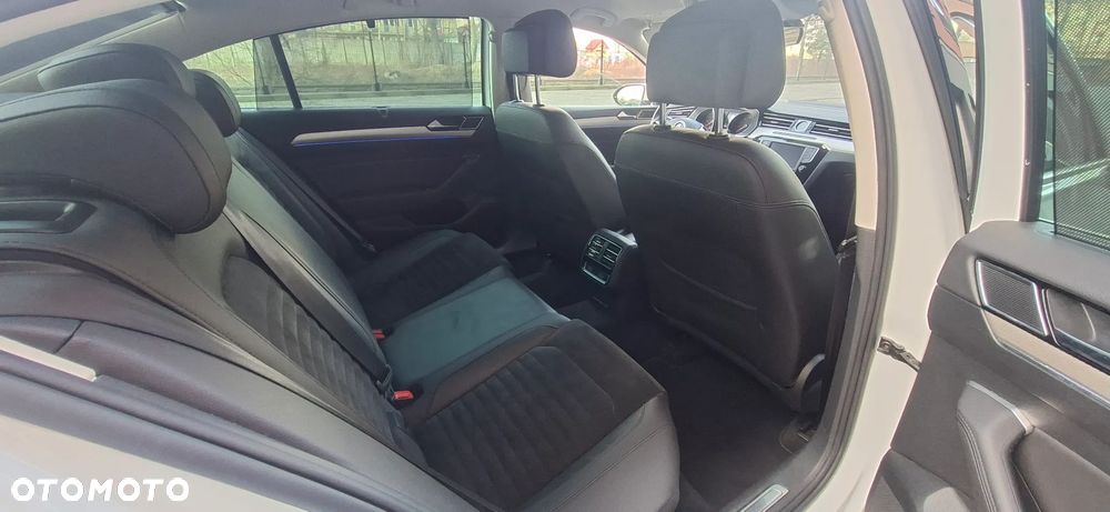 Volkswagen Passat - 26