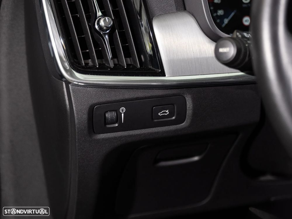 Volvo V90 2.0 D5 Momentum AWD Geartronic - 15