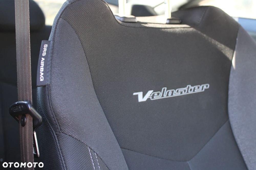 Hyundai Veloster 1.6 Premium - 32
