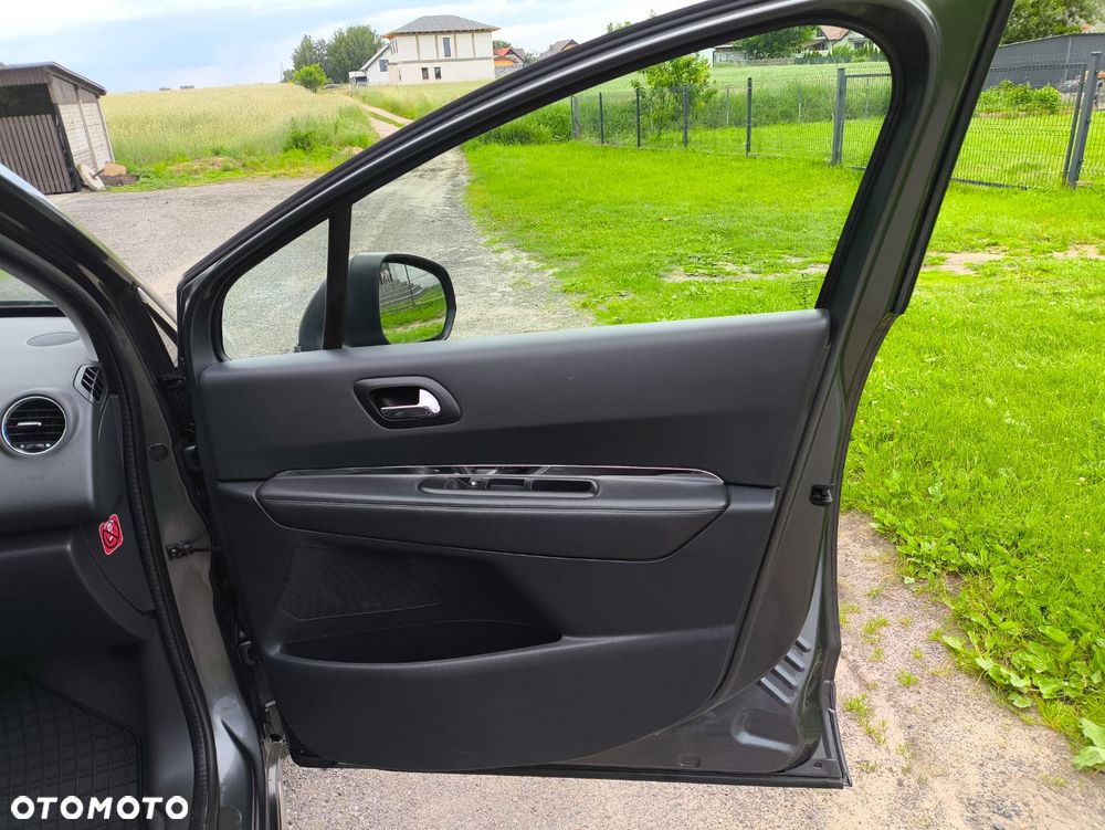 Peugeot 3008 HDi 150 Allure - 16