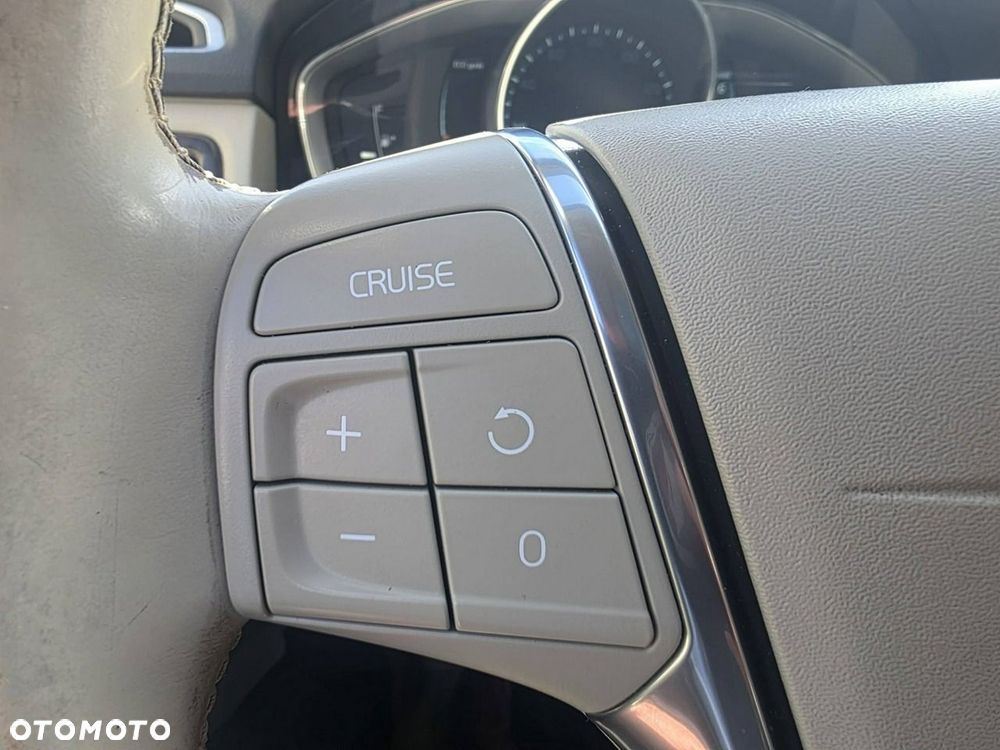 Volvo XC 70 T5 Drive-E Dynamic Momentum - 12