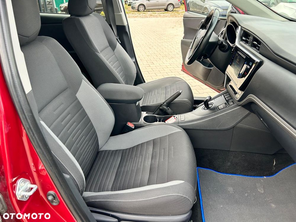 Toyota Auris 1.8 HSD Luna - 23