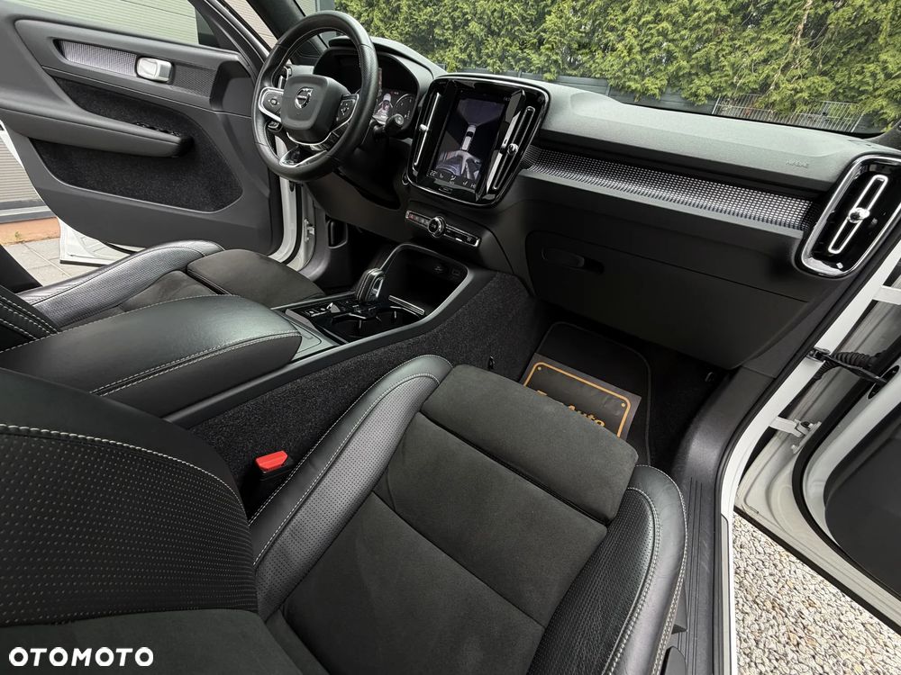 Volvo XC 40 D4 SCR AWD R-Design - 16