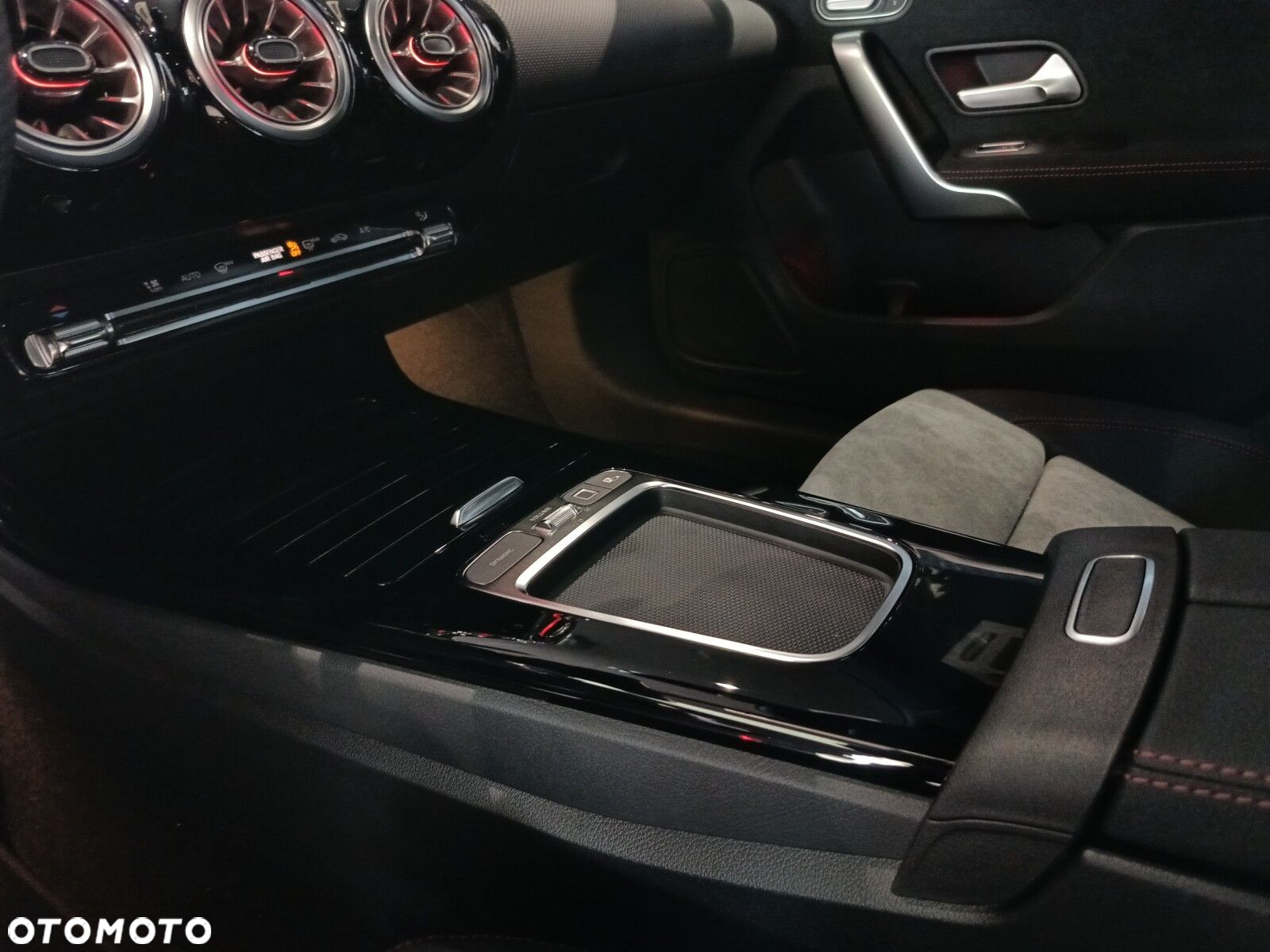 Mercedes-Benz CLA - 26