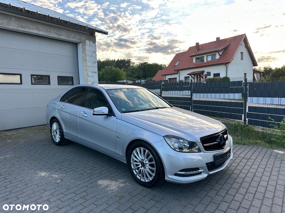 Mercedes-Benz Klasa C 220 CDI BlueEff Edition Avantgarde - 13