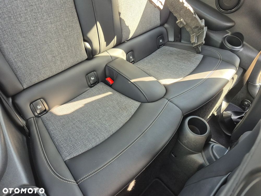MINI Cooper S Essential Trim - 15