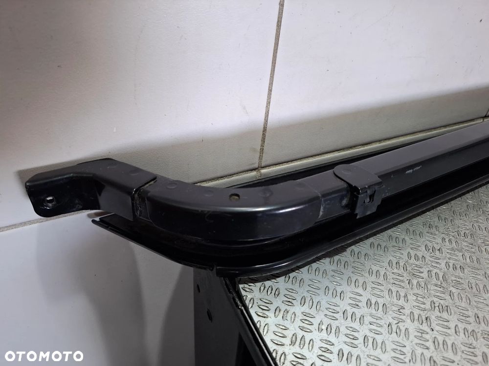 Szyna prowadnica lewa drzwi przesuwnych Renault Trafic III Vivaro B 2018 rok long nr 777618647R - 2