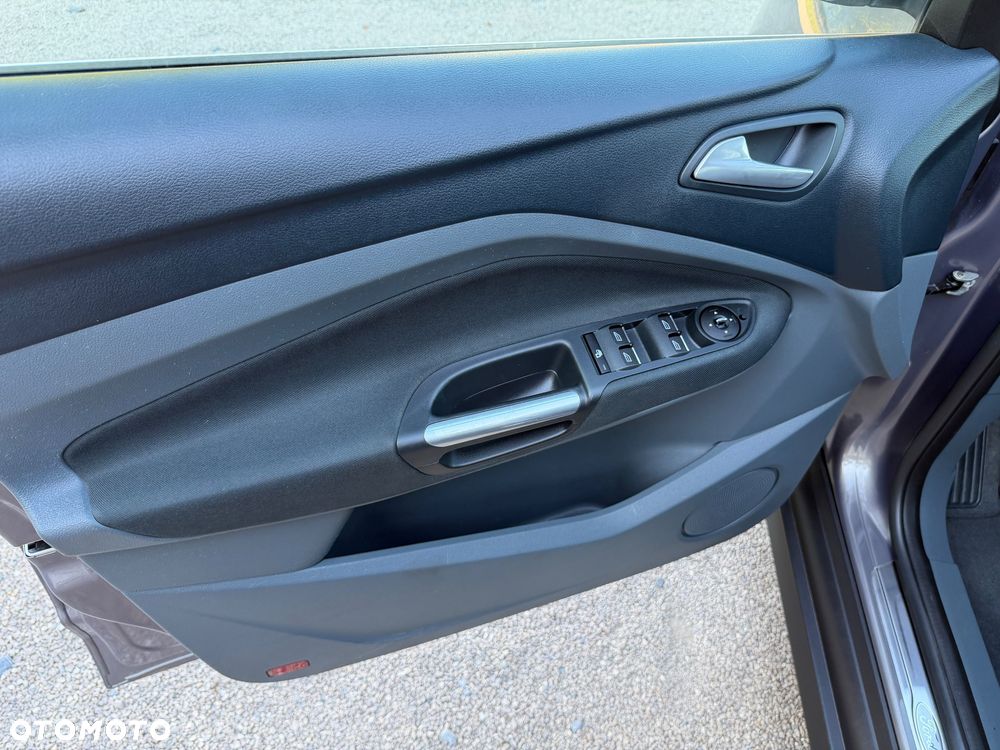 Ford Grand C-MAX - 16