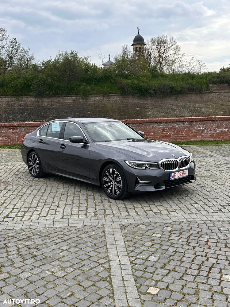 BMW Seria 3 330e Aut. Luxury Line - 1
