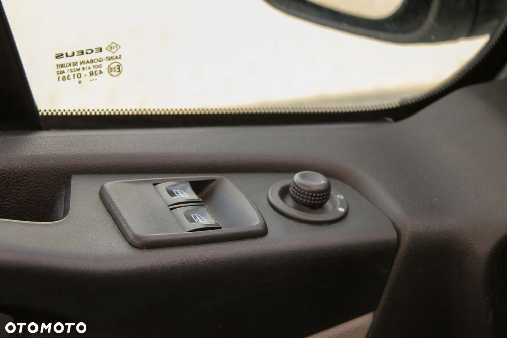 Renault Trafic - 26