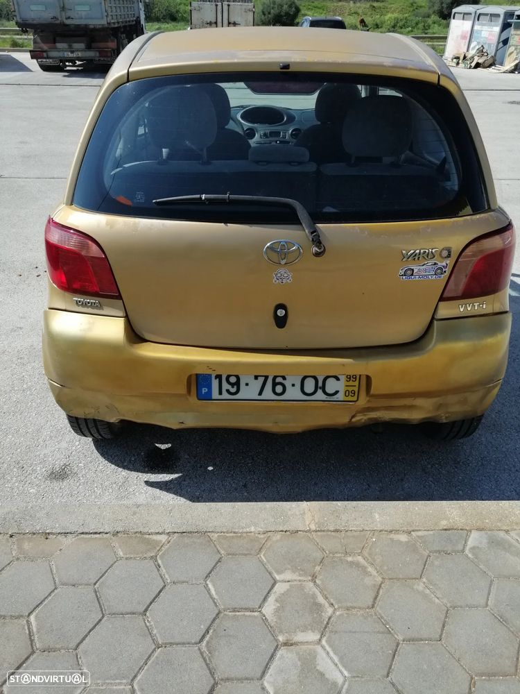 Toyota Yaris 1.0 Base - 5