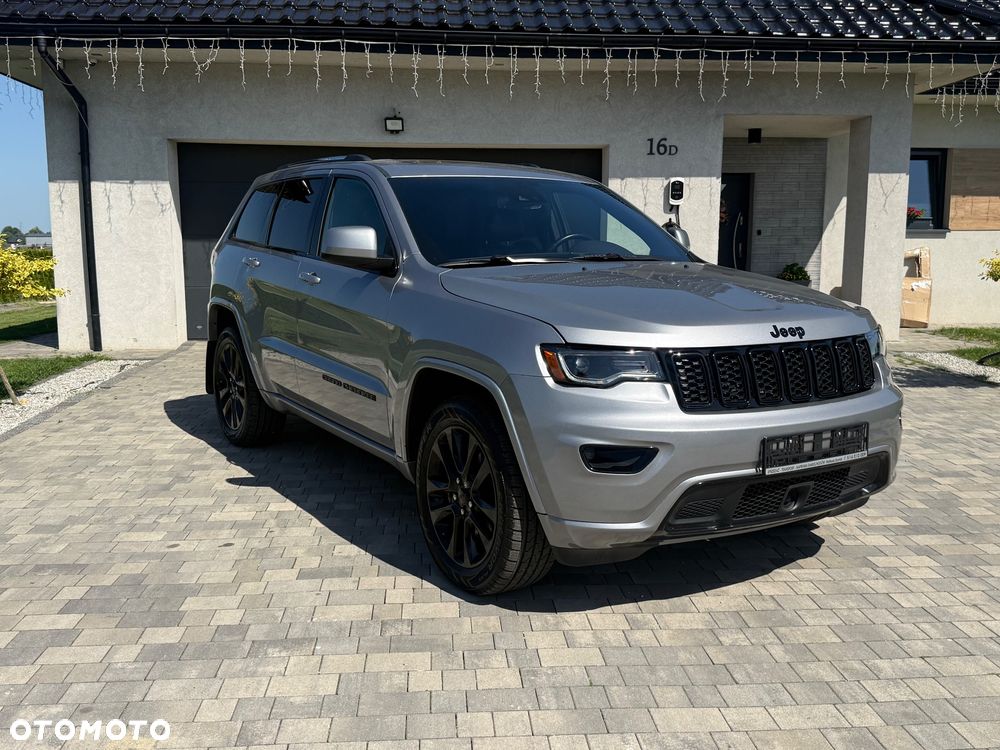Jeep Grand Cherokee - 1