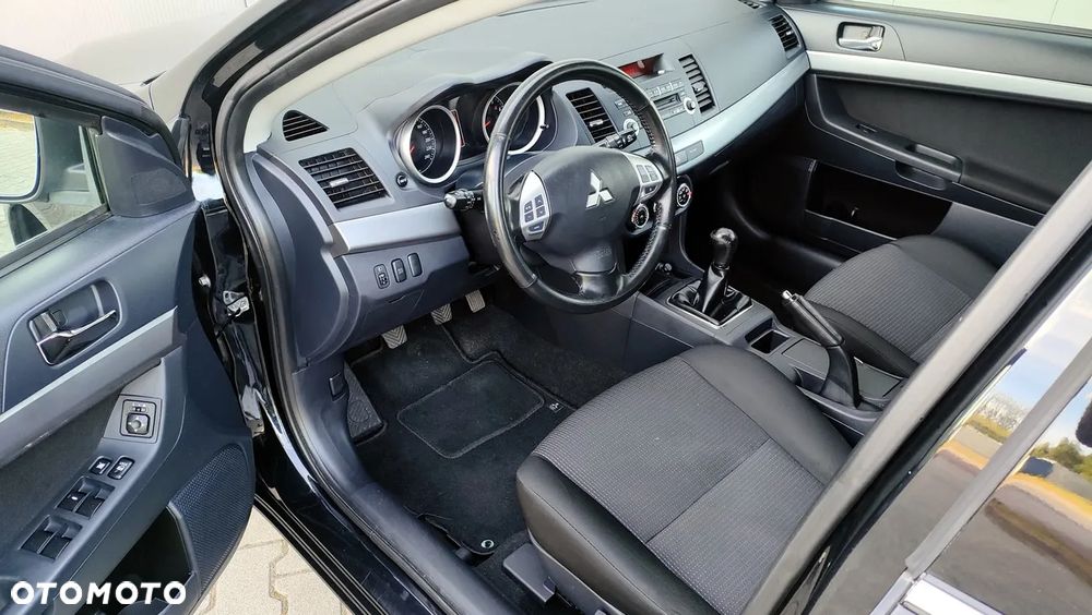 Mitsubishi Lancer 1.8 Intense - 14