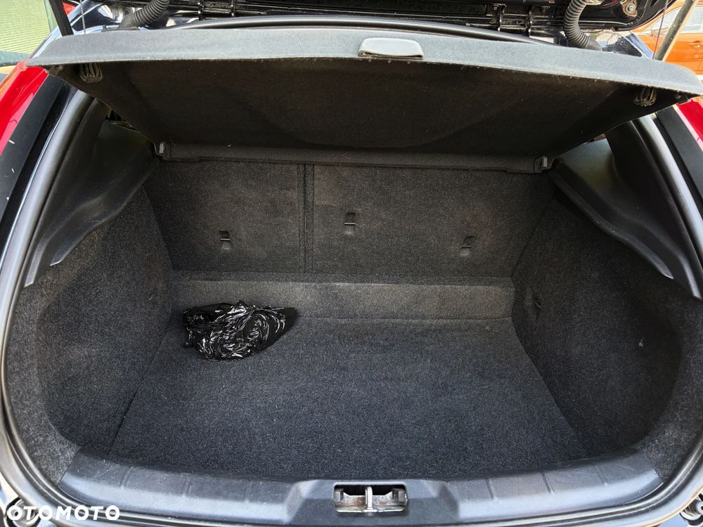 Volvo V40 Cross Country D2 Momentum - 34