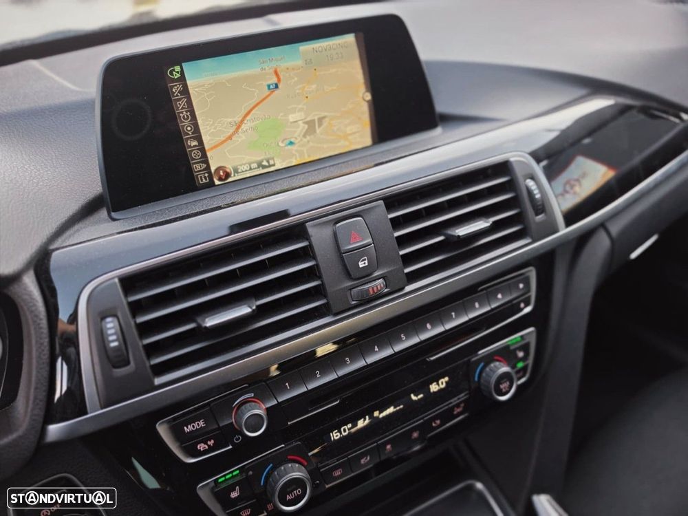 BMW 320 d Auto Line Sport - 27