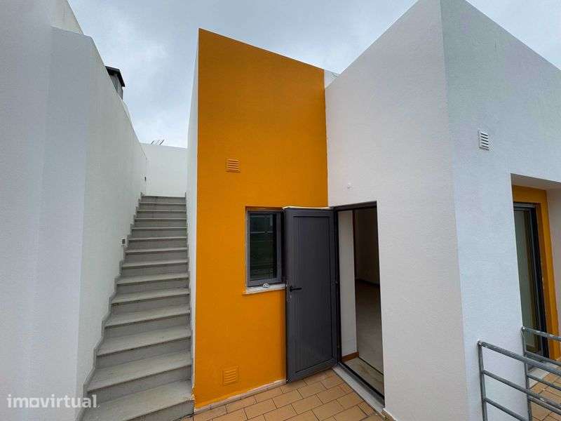 Moradia T4 com Piscina | Vista Rio Arade | Ferragudo - Grande imagem: 4/12