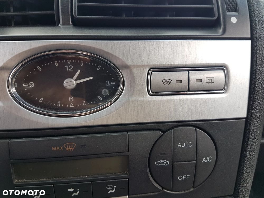 Ford Mondeo 3.0 V6 ST 220 - 27