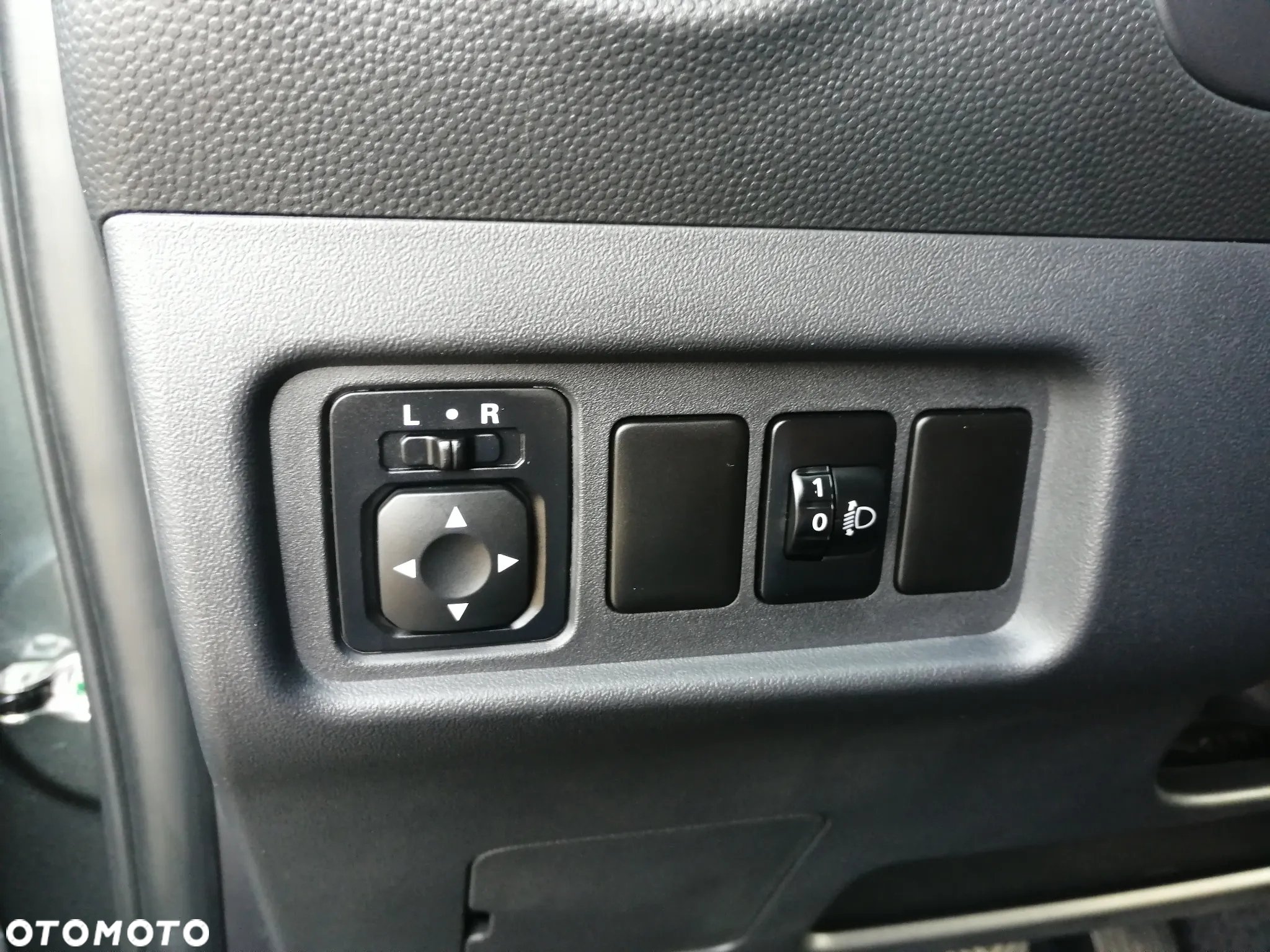 Mitsubishi Space Star AS&G 1.2 Select+ Black - 19