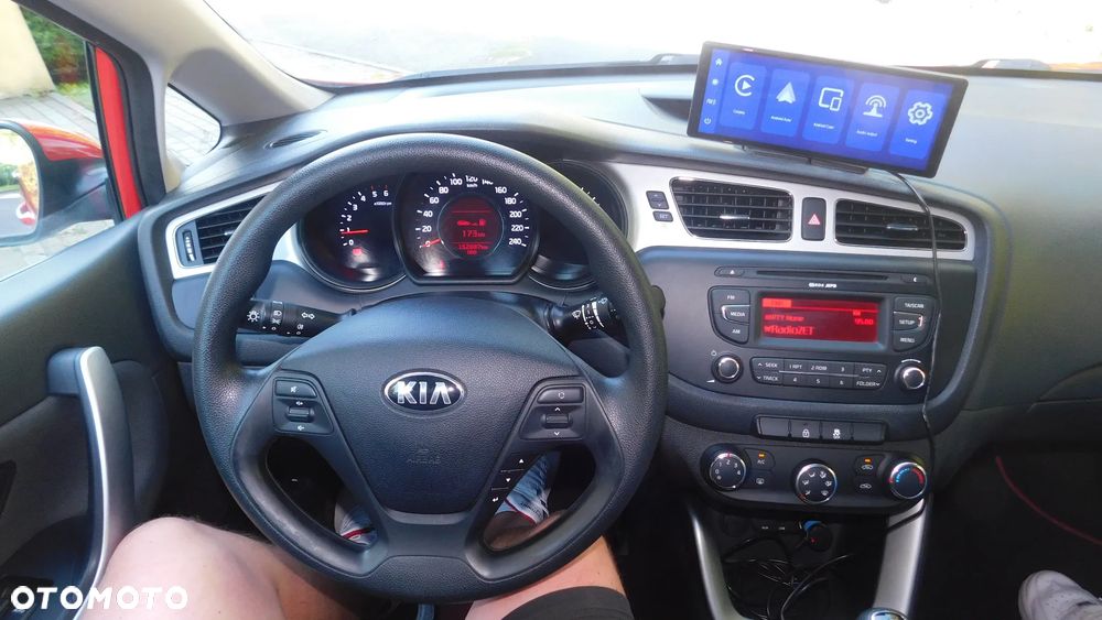 Kia Ceed - 14