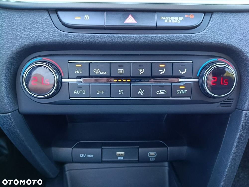 Kia XCeed - 26