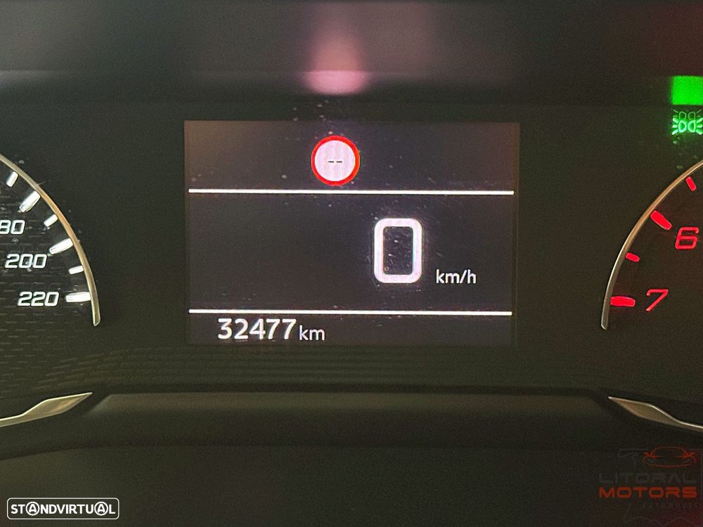 Peugeot 2008 1.2 PureTech Allure - 26