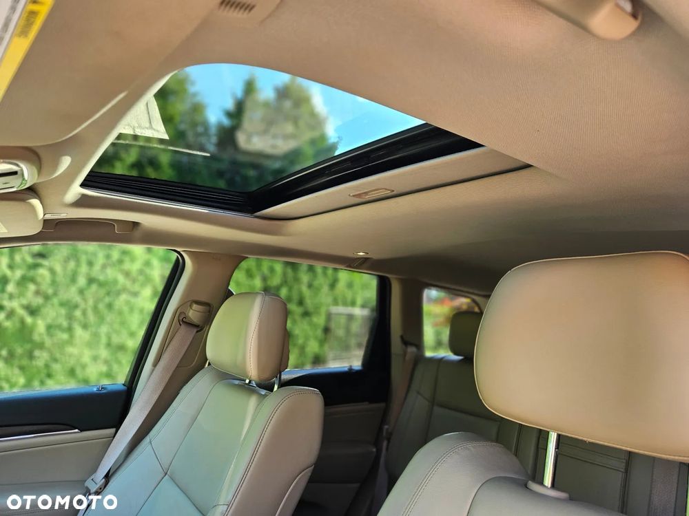 Jeep Grand Cherokee - 14
