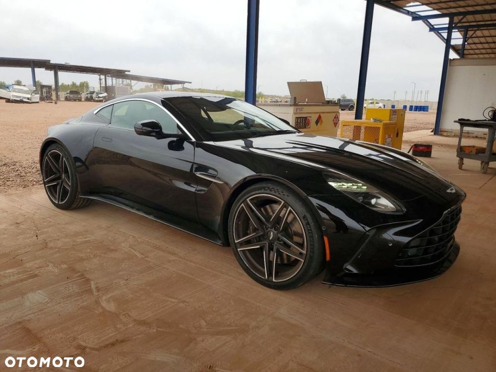 Aston Martin Vantage - 3