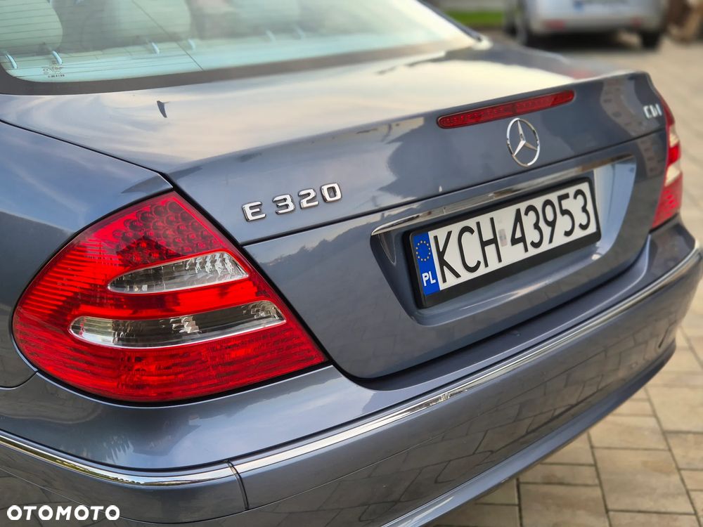 Mercedes-Benz Klasa E 320 CDI Avantgarde DPF - 26