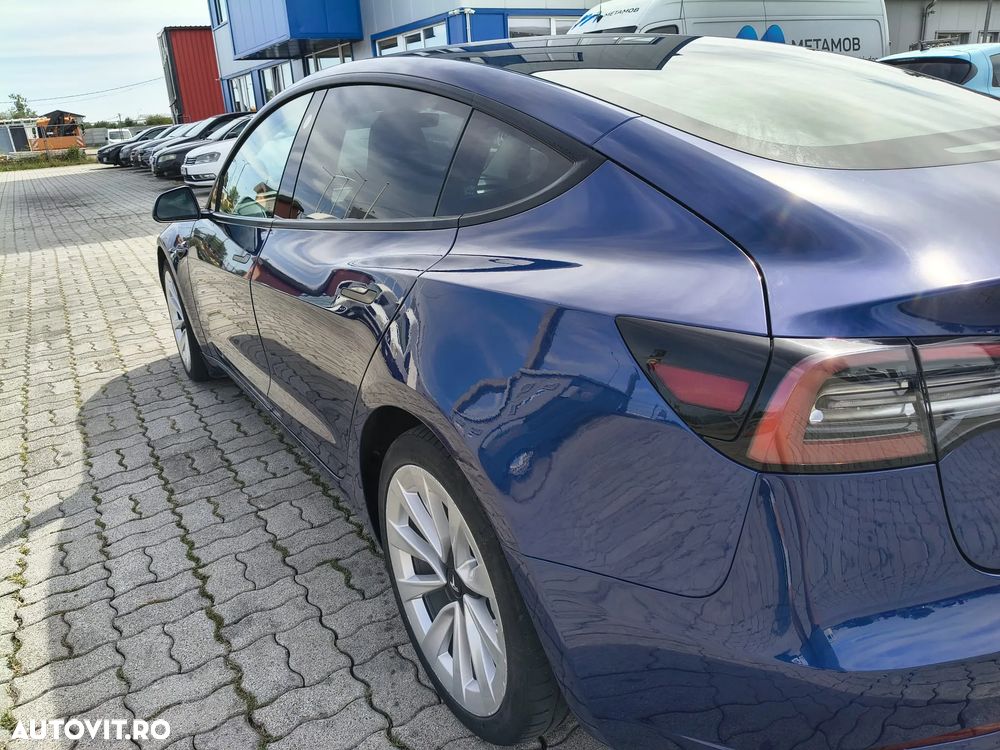 Tesla Model 3 - 5