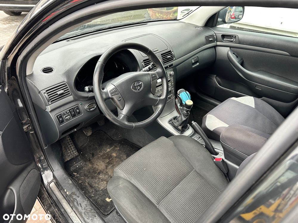 Toyota Avensis t25 2.2 D-CAT 177  W CAŁOŚCI LUB CZEŚCI - 4