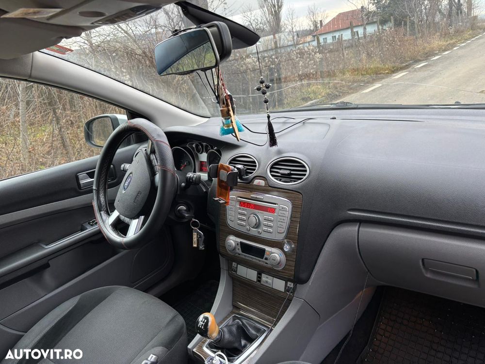 Ford Focus - 11