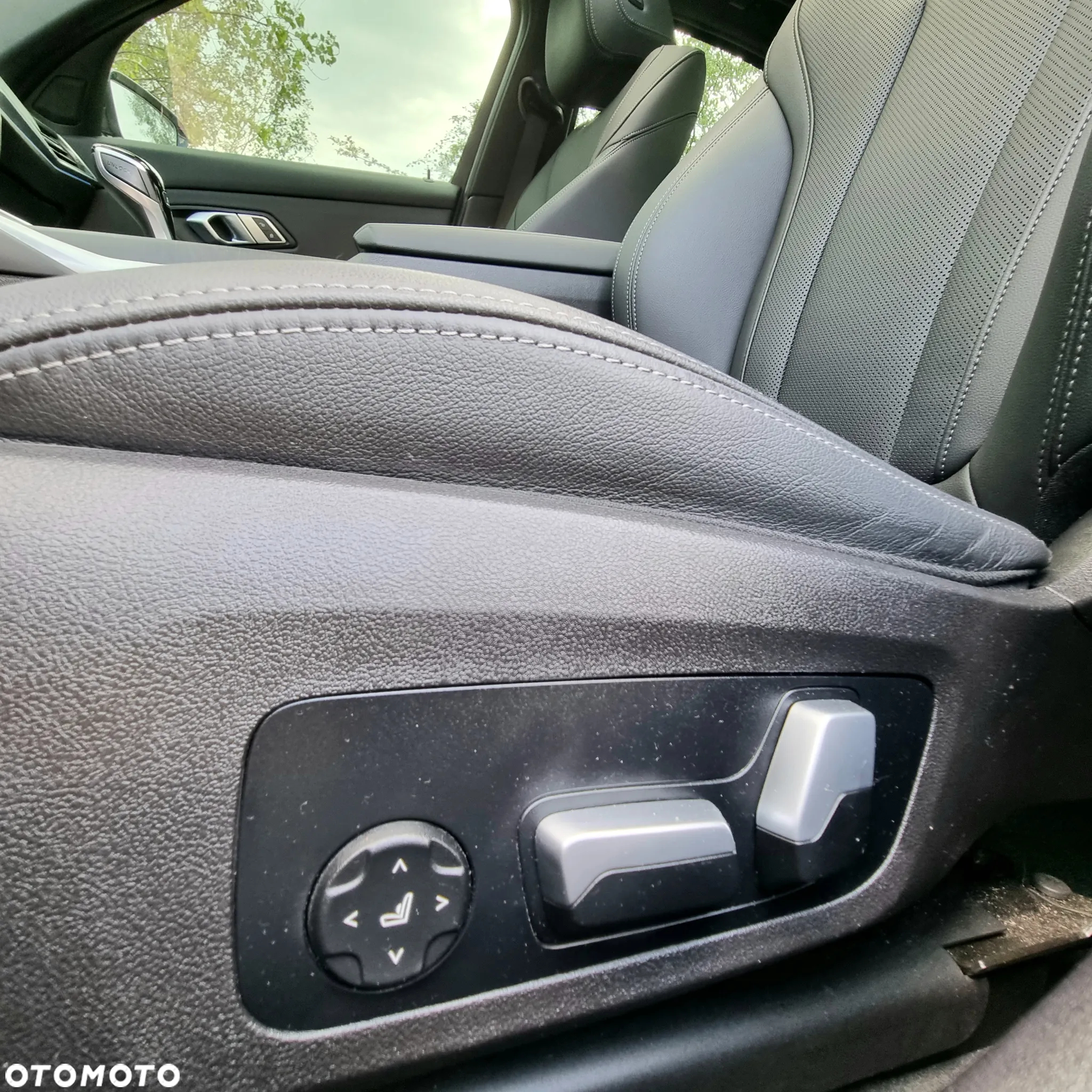BMW Seria 3 ver-330e-sport-line - 24