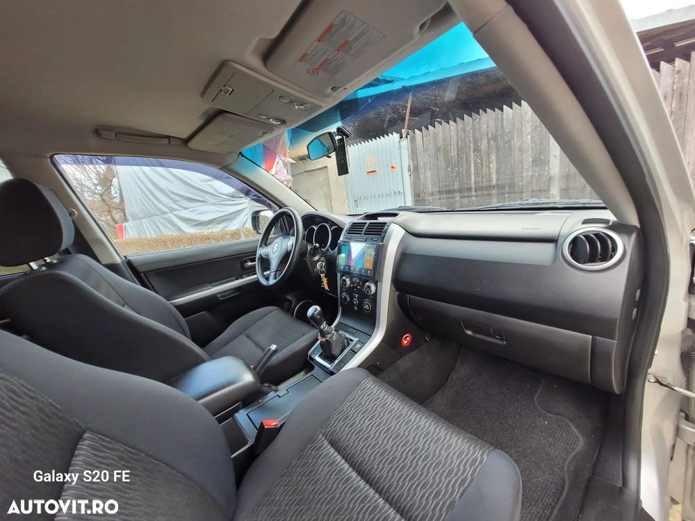 Suzuki Grand Vitara 1.9 DDIS Navi - 25