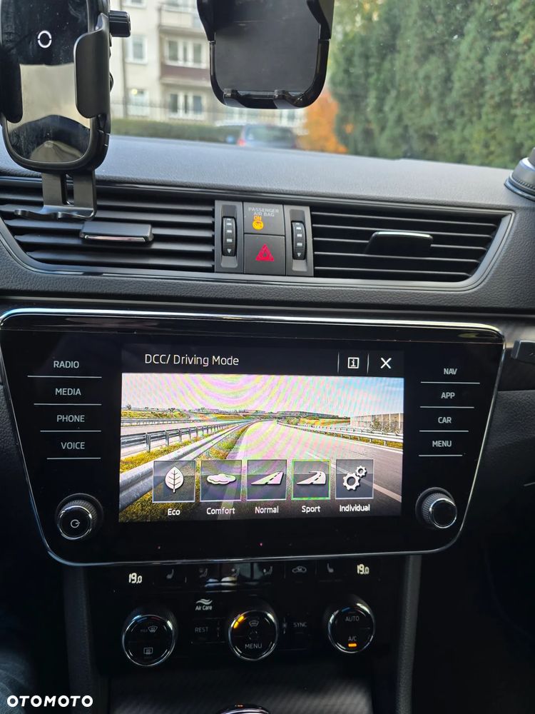 Skoda Superb 2.0 TSI 4x4 Sportline DSG - 20