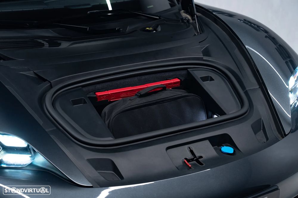 Porsche Taycan Turbo - 6