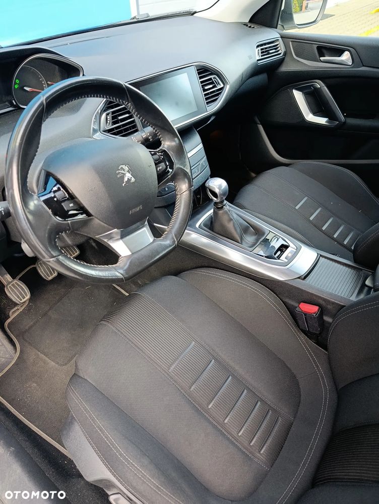 Peugeot 308 1.6 e-HDi Allure S&S - 15