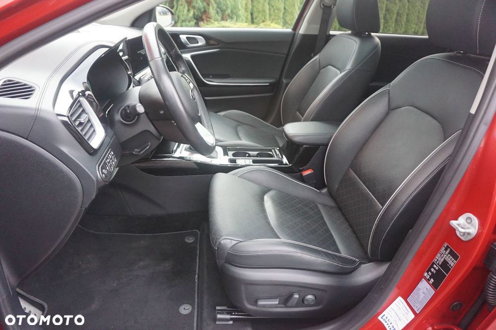 Kia Ceed 1.6 GDI PHEV L Business Line DCT - 25