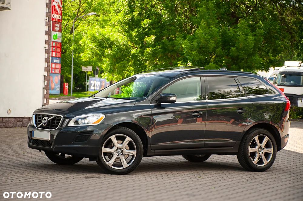 Volvo XC 60 D5 AWD Geartronic Momentum - 28