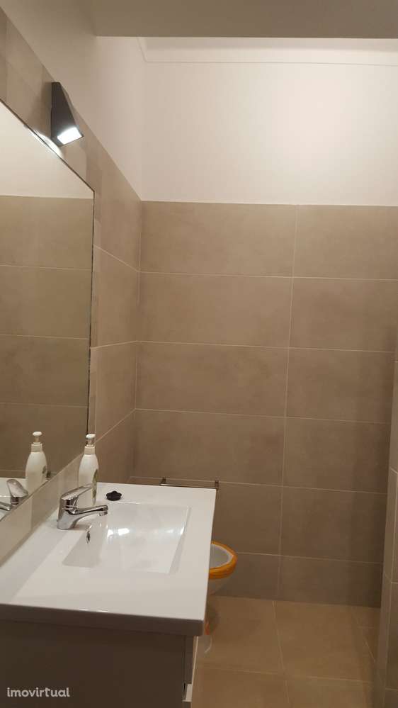 Apartamento T2 remodelado, a 300m do terminal fluvial do Barreiro - Grande imagem: 5/11