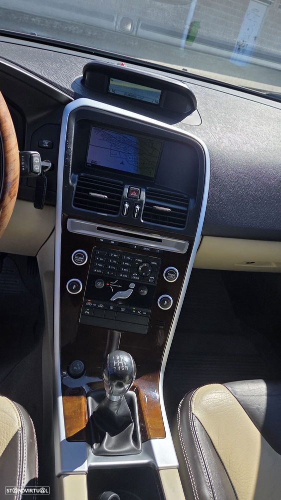 Volvo XC 60 2.0 D3 Drive — fotografia 19