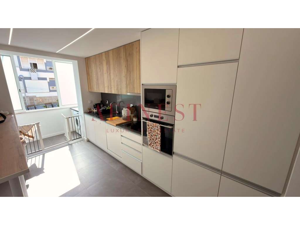 T2 Remodelado no Estoril | Pronto a Habitar | Nascente/Poente | - Grande imagem: 2/11