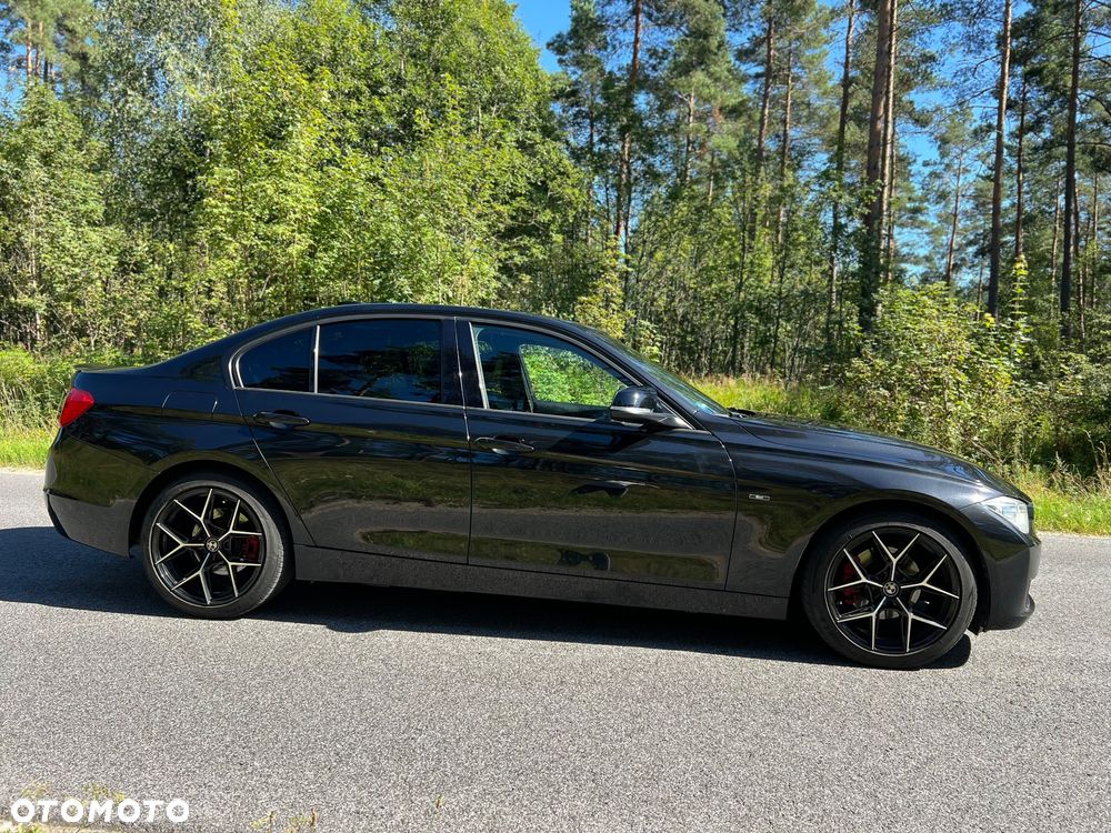BMW Seria 3 320d Efficient Dynamics Sport Line - 14