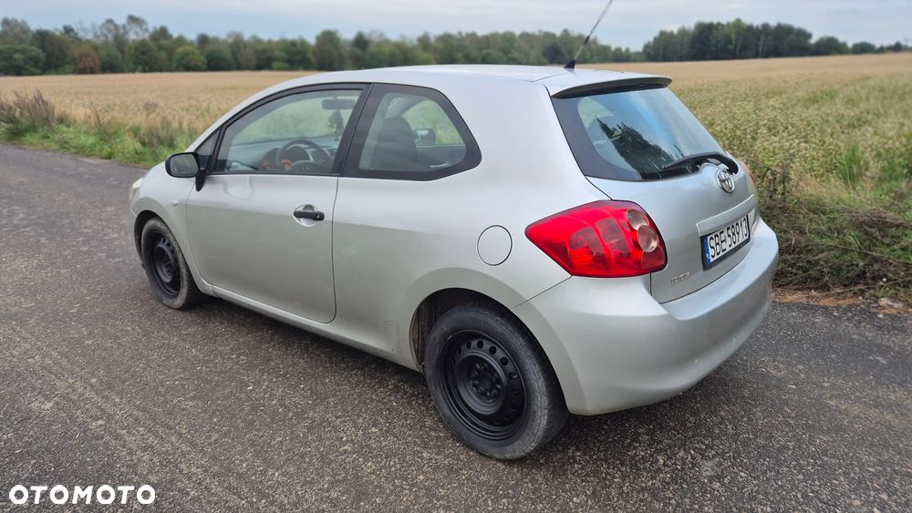 Toyota Auris 1.4 D-4D Luna - 4