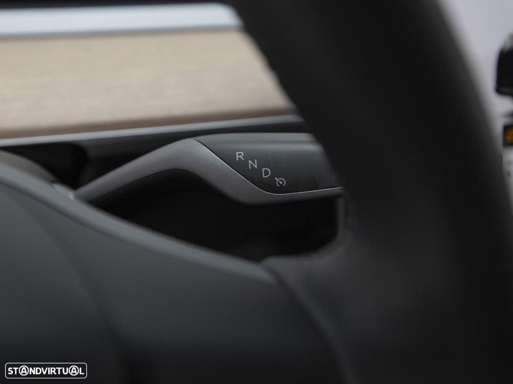 Tesla Model Y Long Range Tração Integral - 19